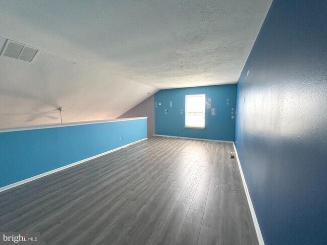 Building Photo - 2502 Thistledown Ct