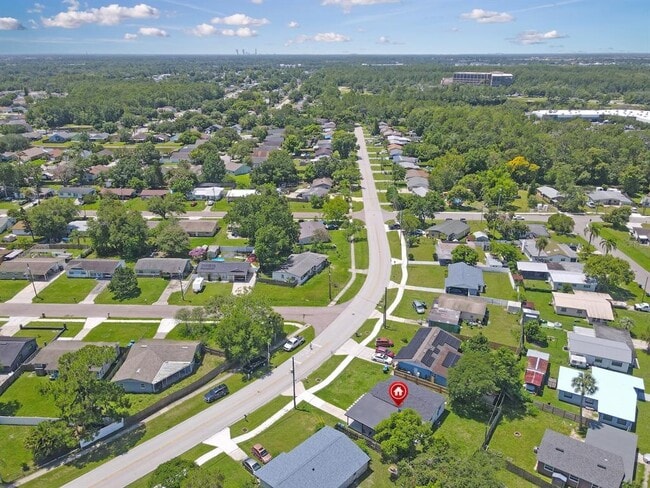 Building Photo - 2806 Bonneville Dr