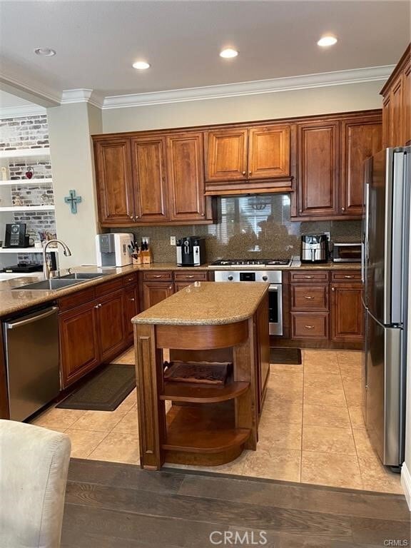 Building Photo - 6 Carpenteria