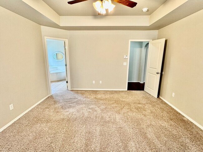 Building Photo - 8916 N 155th E Ave