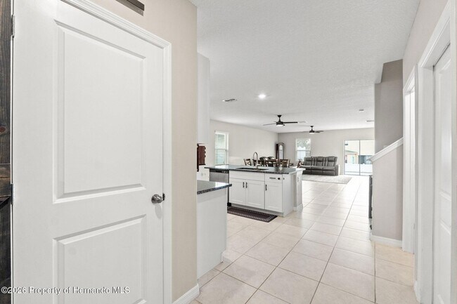 Building Photo - 194 Argyll Dr
