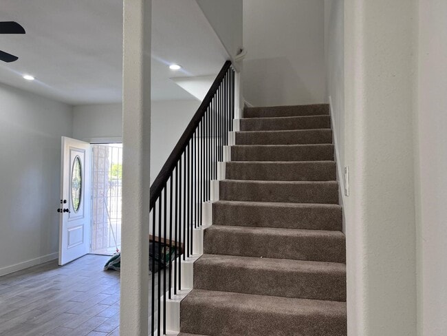 Building Photo - 9210 Martell St
