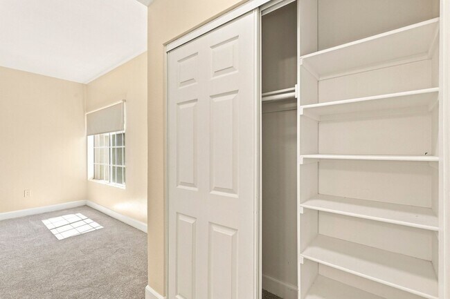 Building Photo - 3836 Creststone Pl