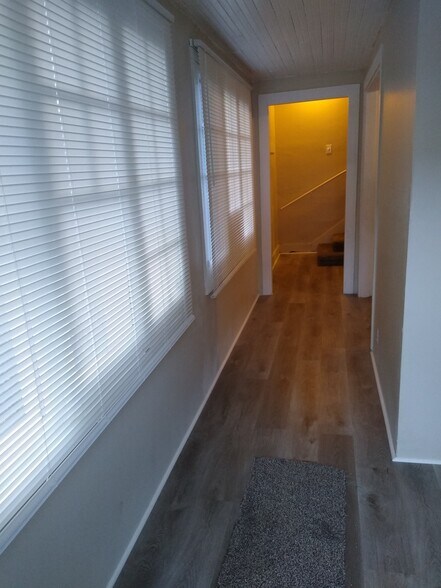 Building Photo - 2329 Van Buren Ave