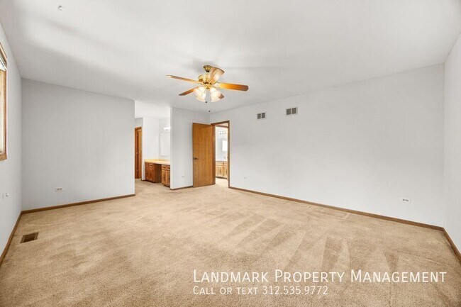 Building Photo - 14518 S Golden Oak Dr