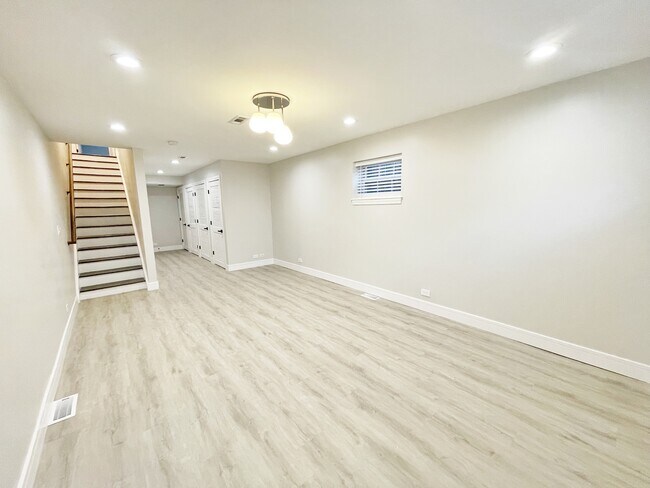 Building Photo - 2427 W Grenshaw St