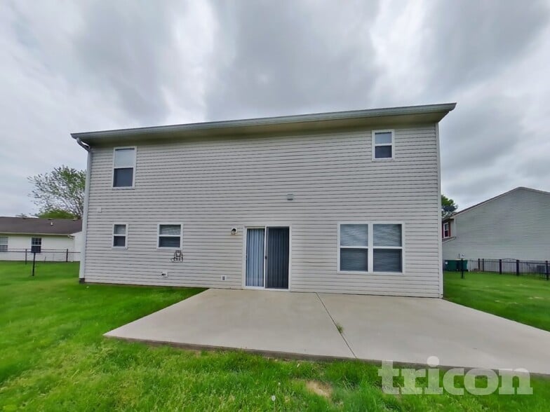 Building Photo - 1582 Tulip Ct