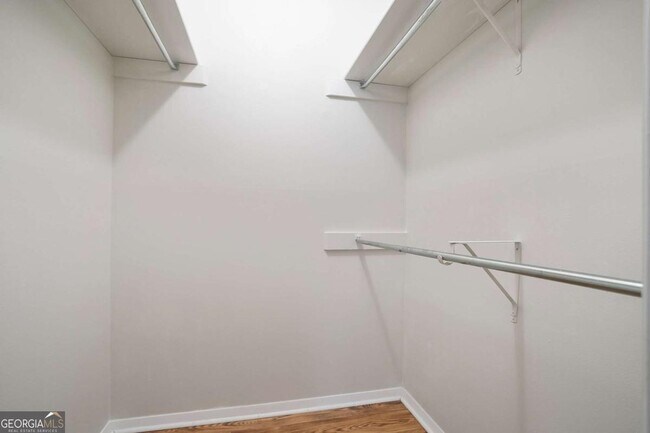 Building Photo - 408 River Run Dr