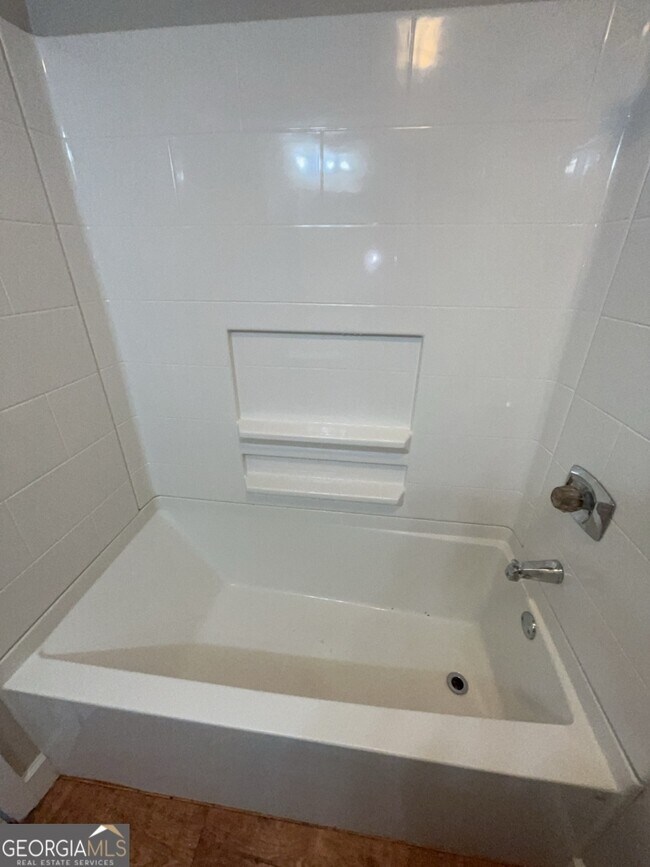 Building Photo - 6349 Holcomb Way