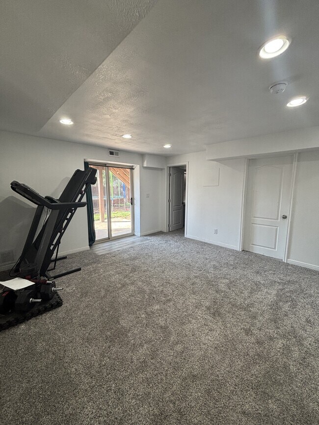 Building Photo - 4744 Silver Mountain Rd