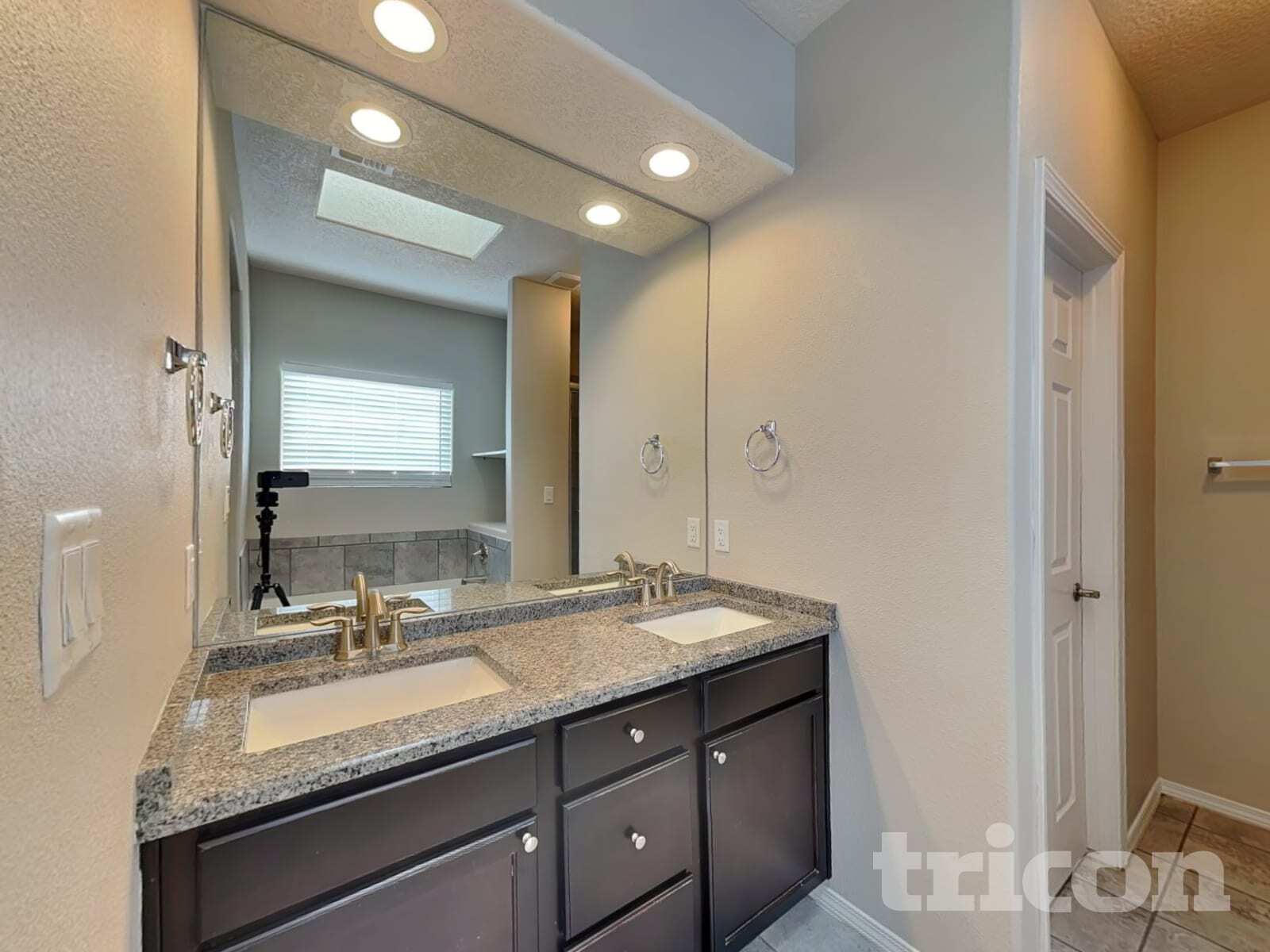 Building Photo - 7033 Mountain Hawk Loop NE