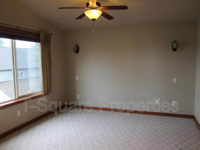 Building Photo - 14819 35th Ave W