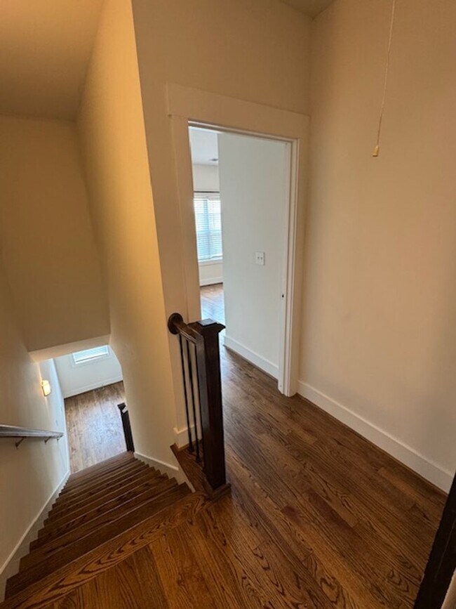 Building Photo - Coming Soon! Nice townhome in convenient East Nashville location!