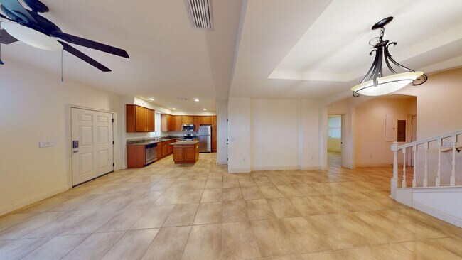 Building Photo - 4/3.5 TOWNHOME VILLA in Waterstone-Davenport