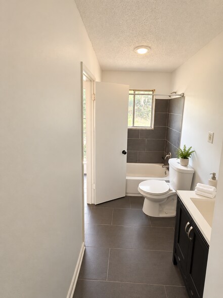 Building Photo - 5299 Braden Dr