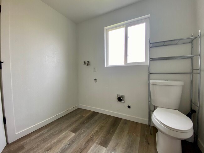 Building Photo - 4097 W 18th Ave