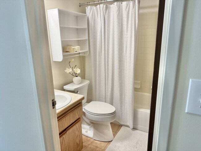 Building Photo - 1100 Tollis Pkwy