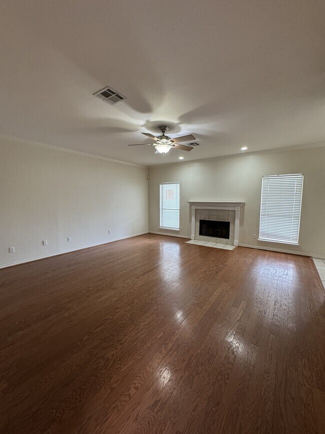 Building Photo - 7033 Bevington Dr