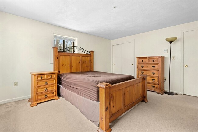 Building Photo - 318 Codman Hill Rd