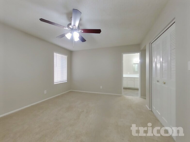 Building Photo - 4207 W Eva St