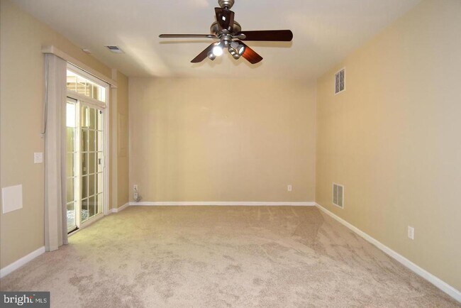 Building Photo - 7810 Locust Leaf Ln