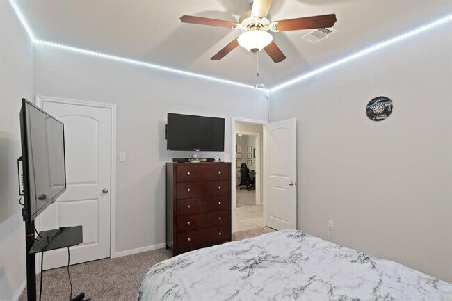 Building Photo - 18018 Svensson Slade Ln