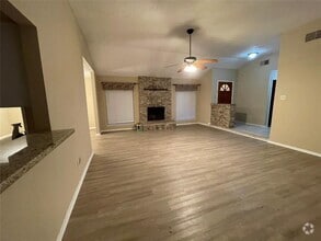 Building Photo - 1103 W Castlewood Ave