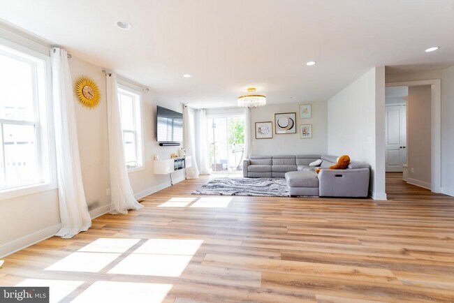 Building Photo - 41914 Spring Air Dr