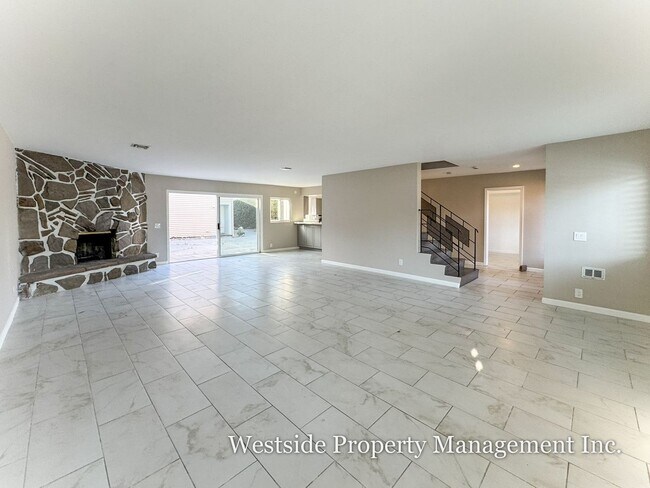 Building Photo - 8100 W 83rd St