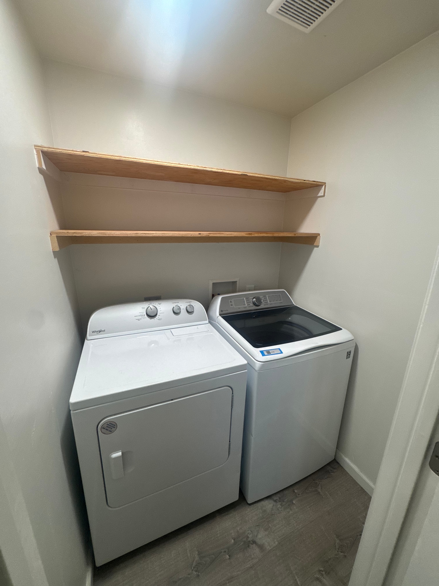 Laundry Room - 927 Stewart St