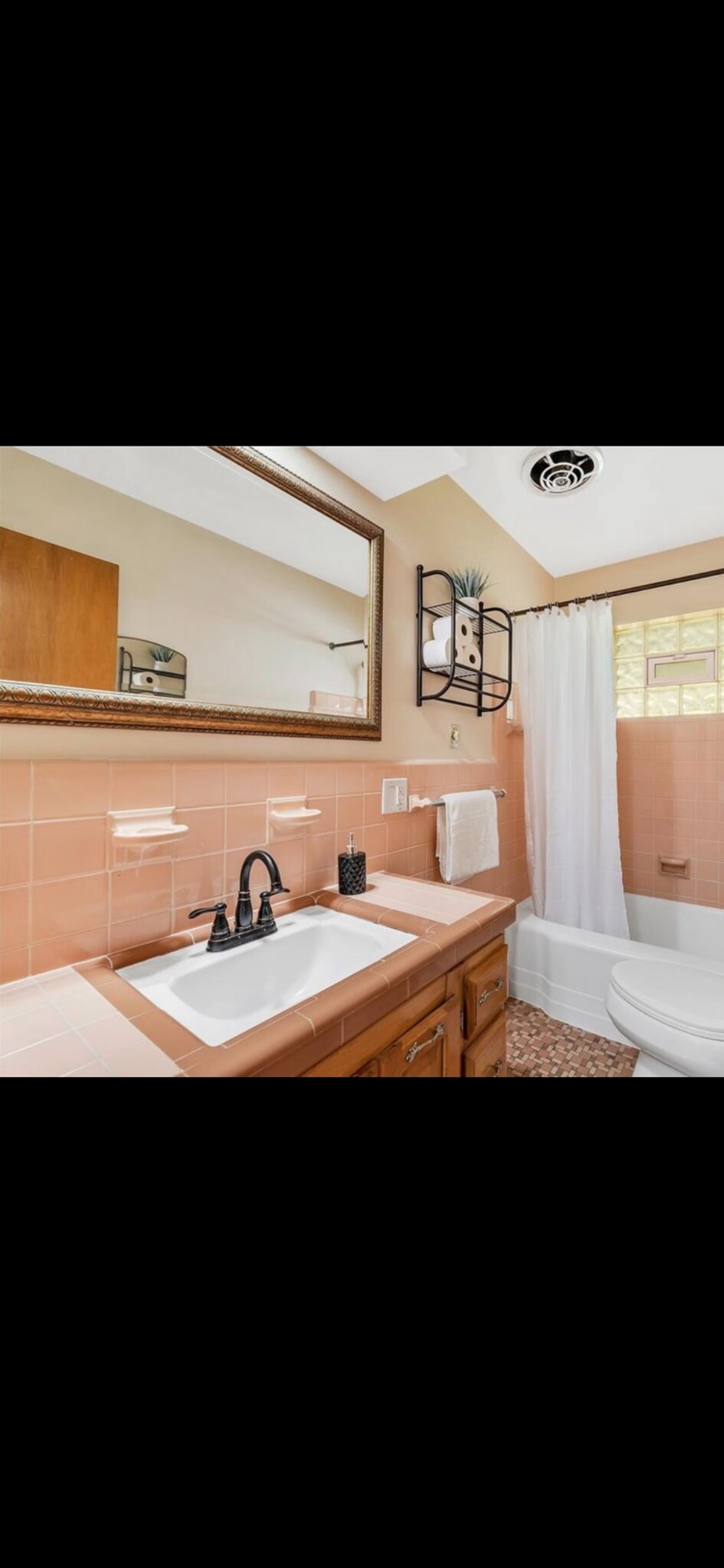 Building Photo - 3444 Saint Bernard Dr