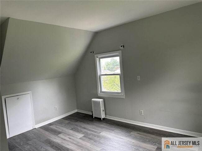 Building Photo - 351 Metlars Ln