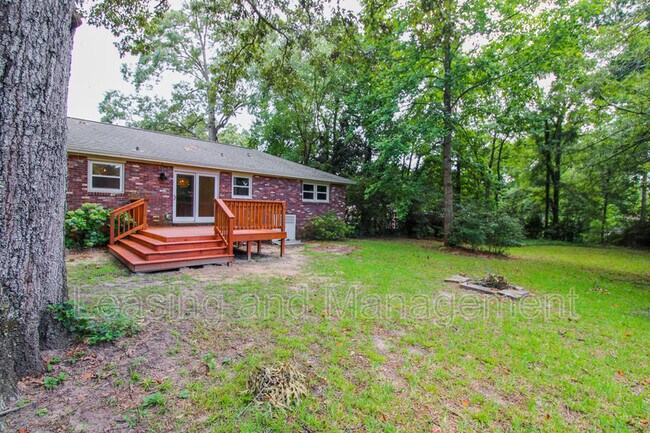 Building Photo - 927 Holly Ct