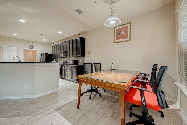 Building Photo - 4815 Hackamore Brook Ct