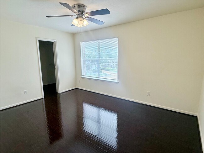 Building Photo - 6530 Signal Point Ln