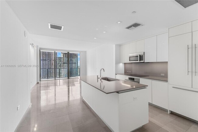 Building Photo - 68 SE 6th St