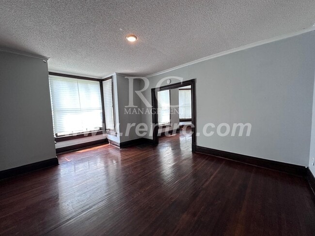 Building Photo - 1501 Walnut-