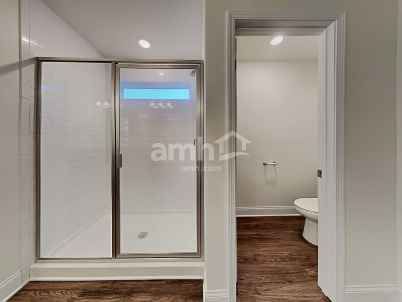 Building Photo - 605 Lk Vis Ct