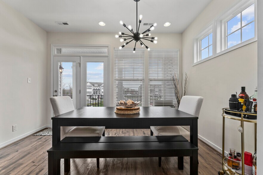 Dinning - 10410 Perennial Dr