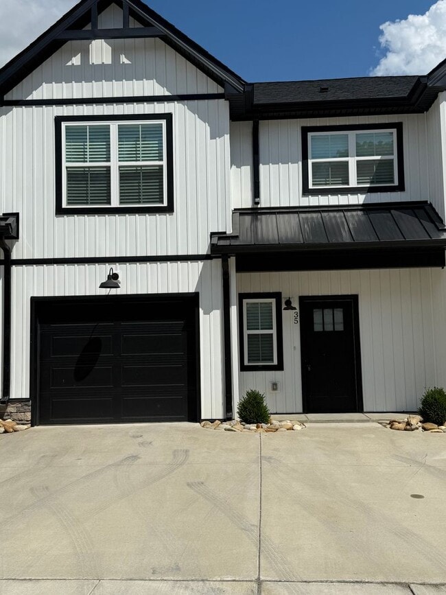 Building Photo - Welcome to your new home!