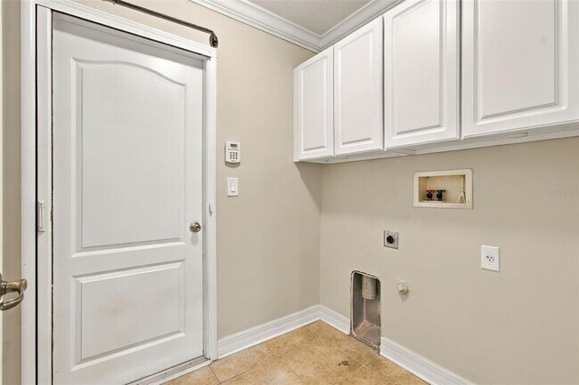 Building Photo - 7526 Deer Path Ln