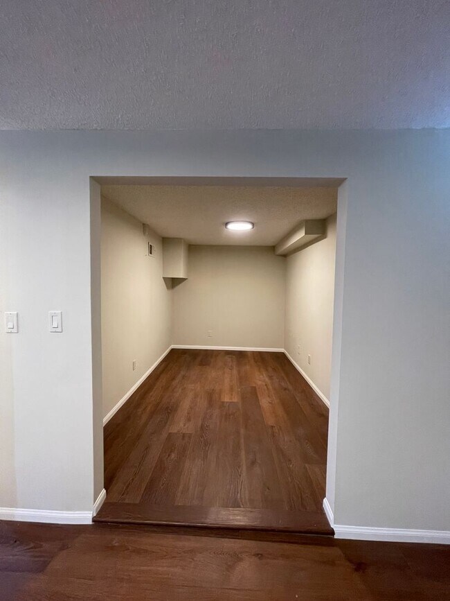 Building Photo - 714 Ocean View
