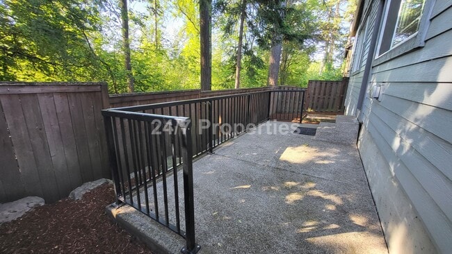 Building Photo - Picturesque 4BD | 2.5 BA - South Beaverton