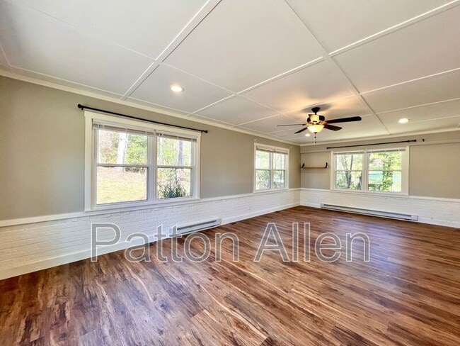 Building Photo - 3 Mt Royal Dr