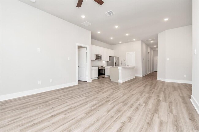 Building Photo - 21039 Treasure Gate Ln