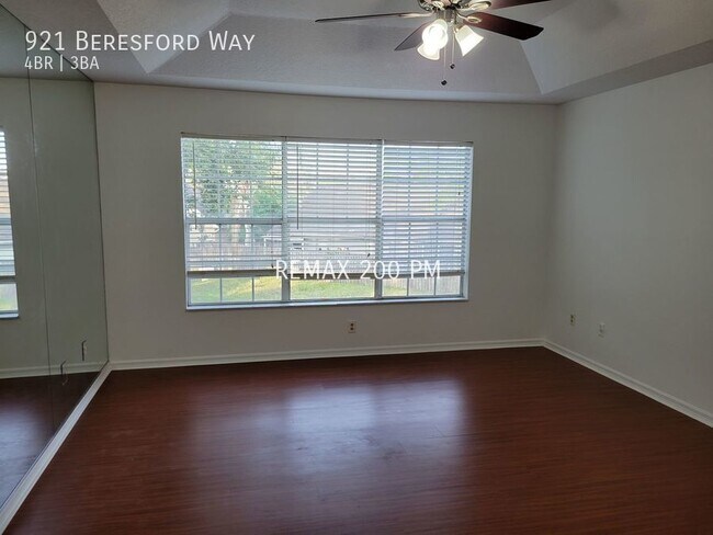 Building Photo - 921 Beresford Way
