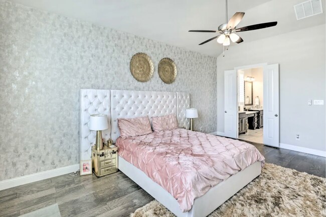 Building Photo - 1563 Jocelyn Dr