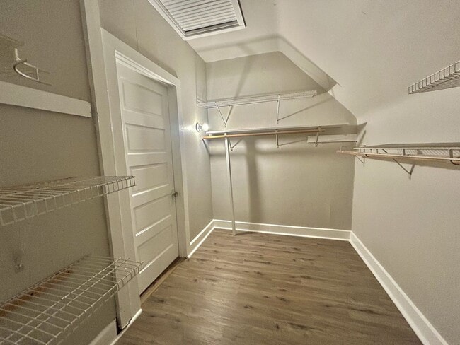 Building Photo - 2308 Highland Ave