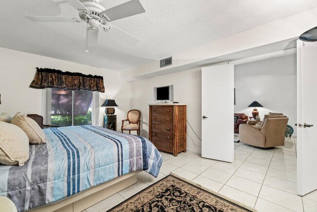 Building Photo - 10203 Mangrove Dr