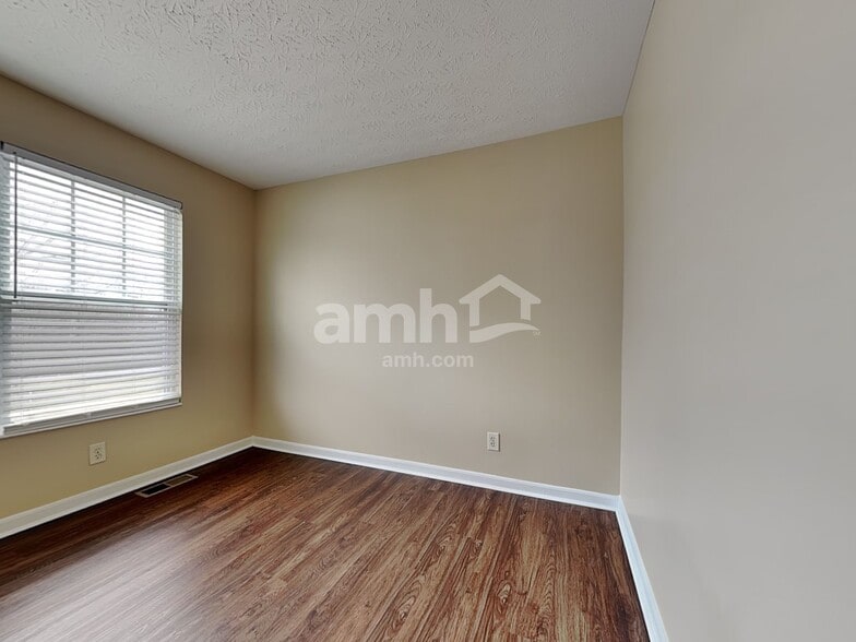 Building Photo - 10735 Chinkapin Cir